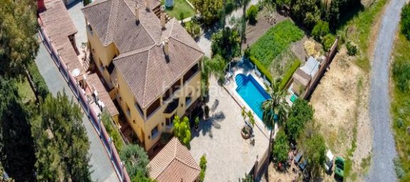 10 bedrooms House in La Quinta, Spain No. 37652 9