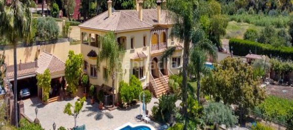 10 bedrooms House in La Quinta, Spain No. 37652 15