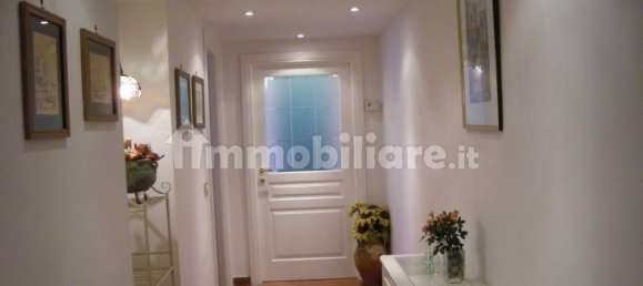 3 bedrooms Apartment in Rome, Italy No. 238923 9