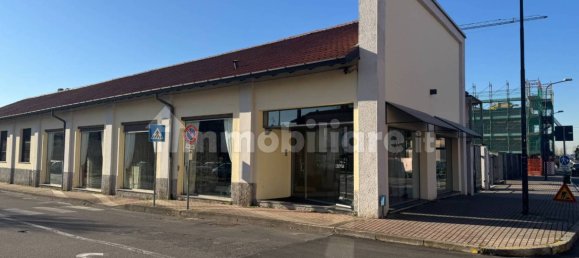1-salle Propriété commerciale à Carugate, Italy No. 173223 2
