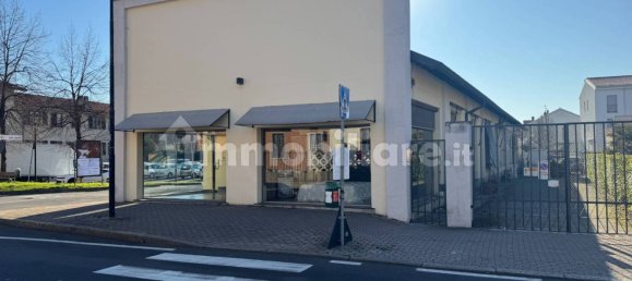 1-salle Propriété commerciale à Carugate, Italy No. 173223 3