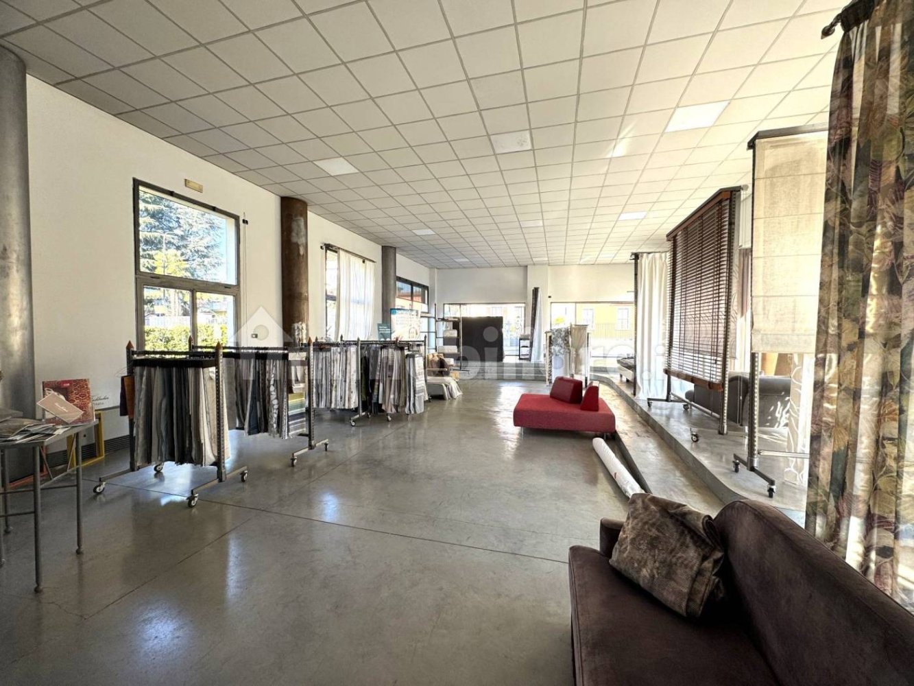 1-salle Propriété commerciale à Carugate, Italy No. 173223