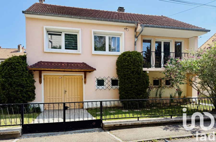 3 bedrooms Villa in Montigny-les-Metz, France No. 292800