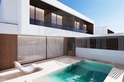 4 bedrooms Villa in Turiz, Portugal No. 266763
