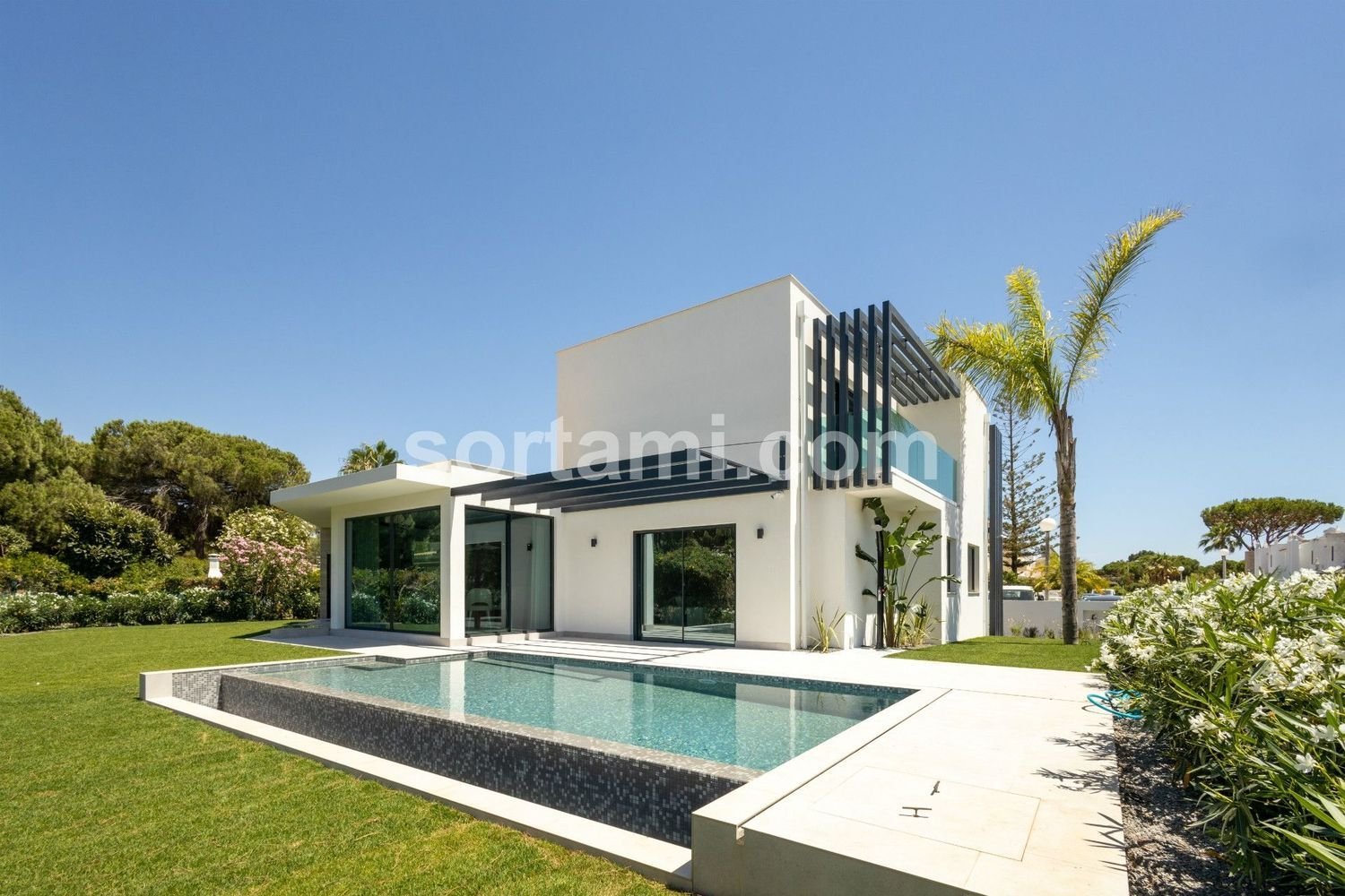 4 bedrooms House in Quarteira, Portugal No. 89821