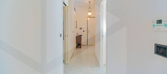 4 rooms Commercial property in Bari, Italy No. 23208 6