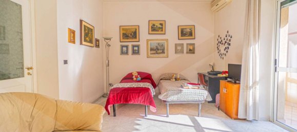 4 rooms Commercial property in Bari, Italy No. 23208 9