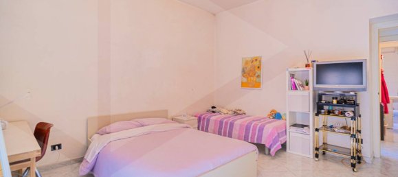 4 rooms Commercial property in Bari, Italy No. 23208 23