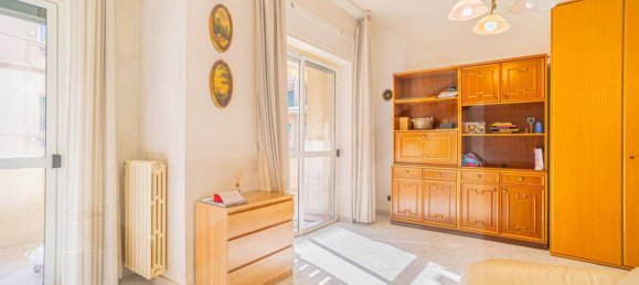 4 rooms Commercial property in Bari, Italy No. 23208 10