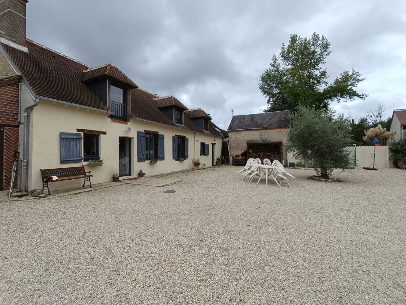 Casa T3 em Chilleurs-aux-Bois, France N.º 237408