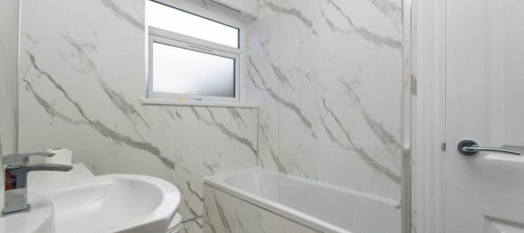  House in Mountain Ash, United Kingdom No. 2472 8