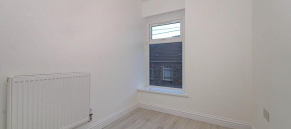  House in Mountain Ash, United Kingdom No. 2472 6