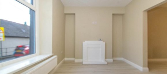  House in Mountain Ash, United Kingdom No. 2472 2