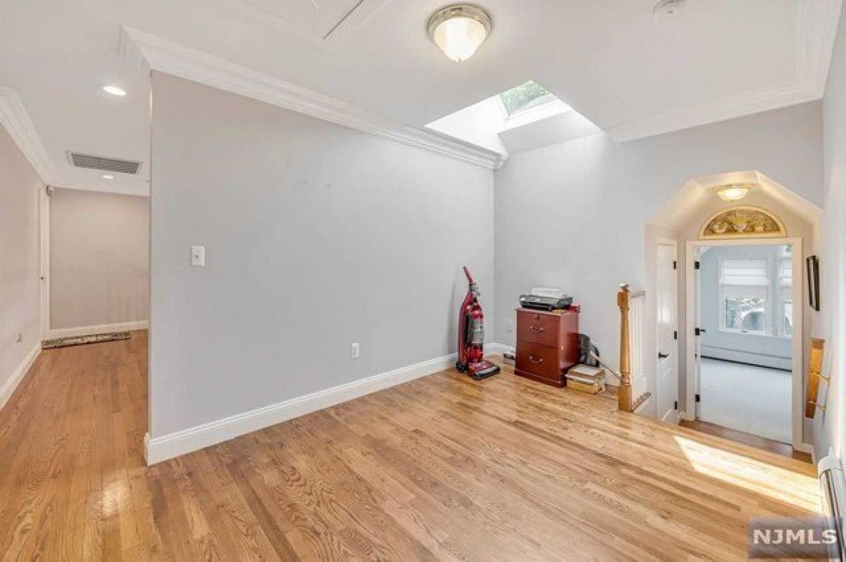 Дом с 6 спальнями в Norwood, США № 287481