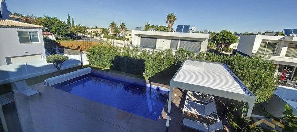 4 bedrooms Villa in Albufeira, Portugal No. 109217 4