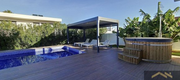 4 bedrooms Villa in Albufeira, Portugal No. 109217 2