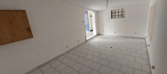 Gewerbliche Immobilie in Tergnier, France 80m², Nr. 252351 2