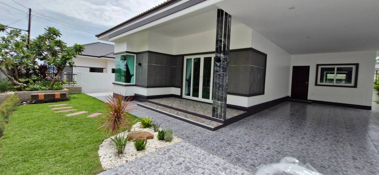 3 bedrooms Villa in Pattaya, Thailand No. 33588