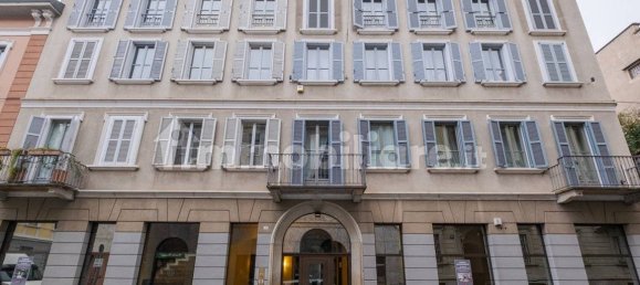 4 rooms Office in Milan, Italy No. 376632 4