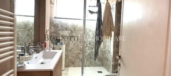 5 rooms Apartment in Livorno, Italy No. 26321 24