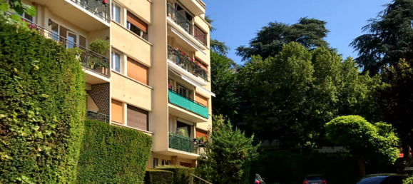 Studio à Suresnes, France No. 327723 3