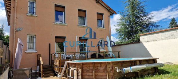 4 bedrooms House in Riorges, France No. 194328 4