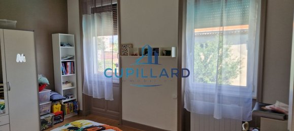 4 bedrooms House in Riorges, France No. 194328 10