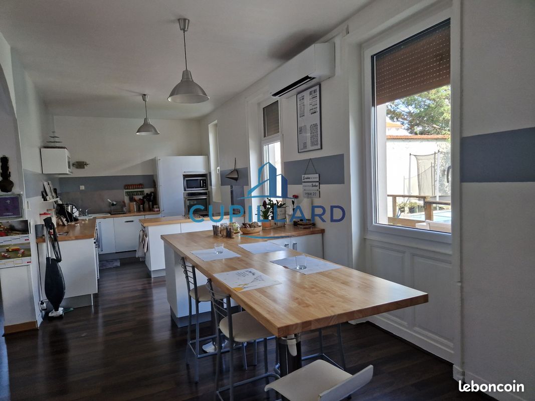 4 bedrooms House in Riorges, France No. 194328