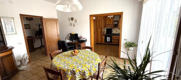 5 غرف نوم فيلا في Vicopisano, Italy رقم 390820 17