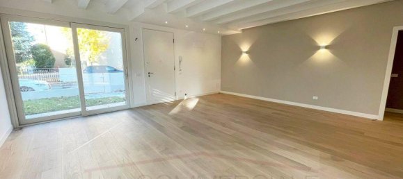 5-Zimmer Haus in Mogliano Veneto, Italy, Nr. 43438 2