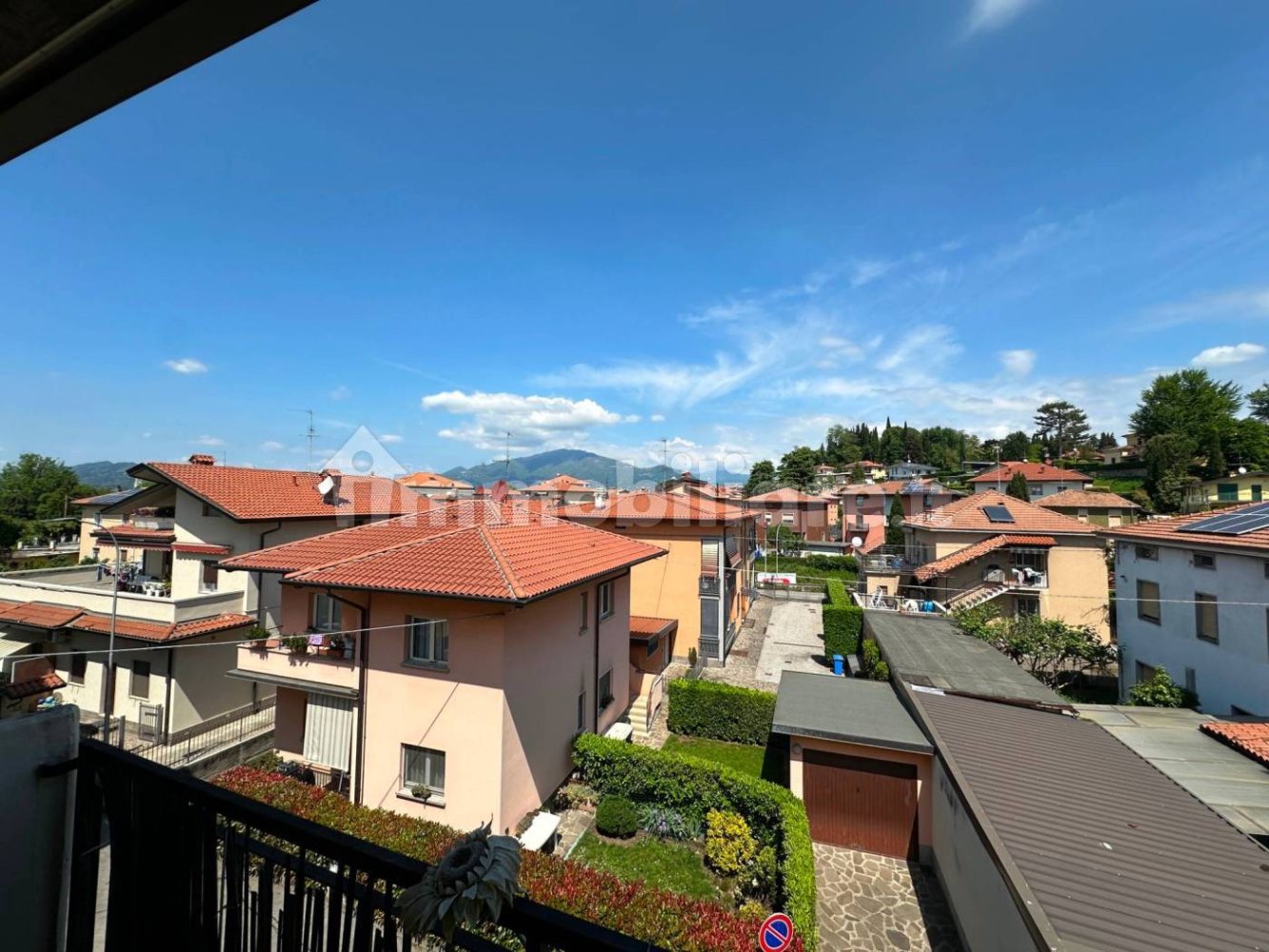 Квартира с 2 спальнями в Курно, Италия № 226764