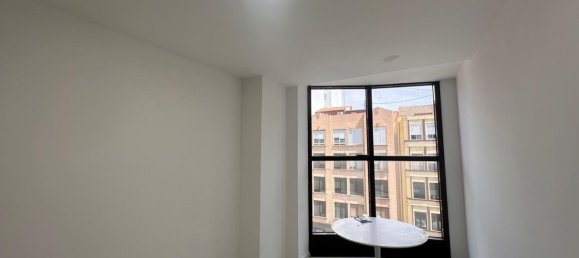136m² Office in Valencia, Spain No. 89396 26