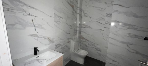 136m² Office in Valencia, Spain No. 89396 13