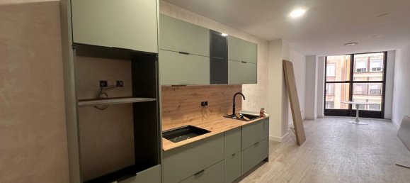 136m² Office in Valencia, Spain No. 89396 2