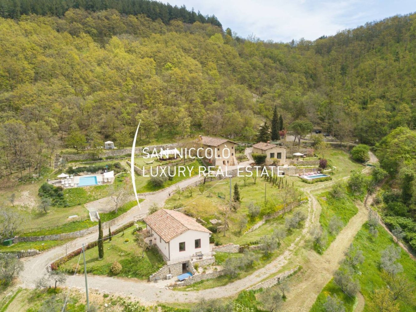 Вилла с 12 спальнями в Сесто Фьорентино, Италия № 189179