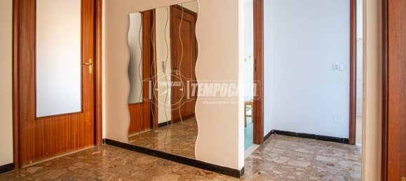 3 rooms Apartment in Chiavari, Italy No. 33278 10