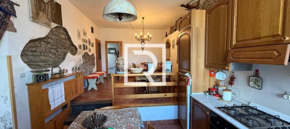 140m² Building in Meldola, Italy No. 97534 8