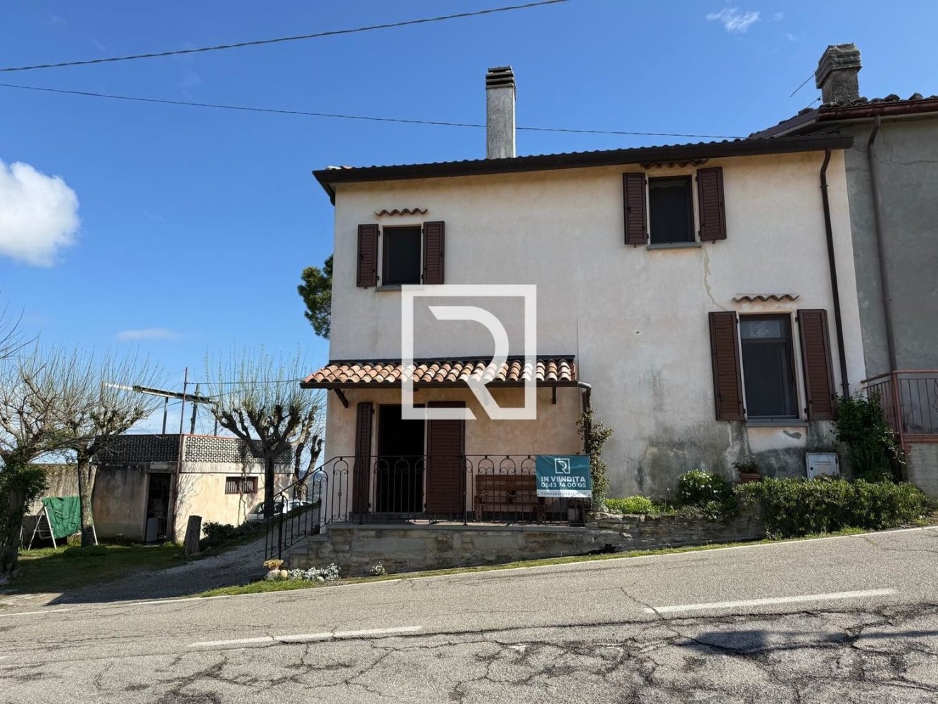 140m² Building in Meldola, Italy No. 97534