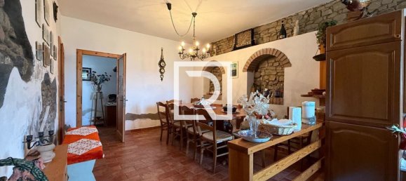 140m² Building in Meldola, Italy No. 97534 3