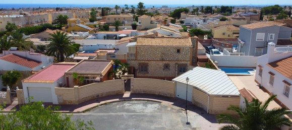 4 dormitorios villa en venta en Alicante, Comunidad Valenciana, Spain № 365674 4