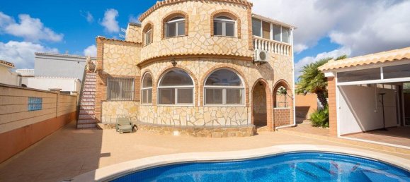 4 dormitorios villa en venta en Alicante, Comunidad Valenciana, Spain № 365674 10