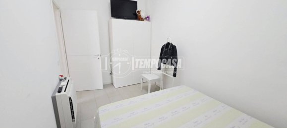 Apartamento de 2 dormitorios en Jesolo, Italy No. 305539 14