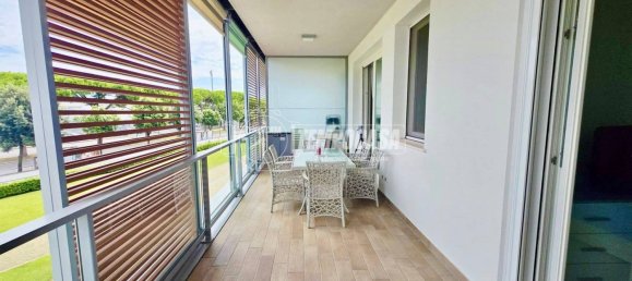 Apartamento de 2 dormitorios en Jesolo, Italy No. 305539 22