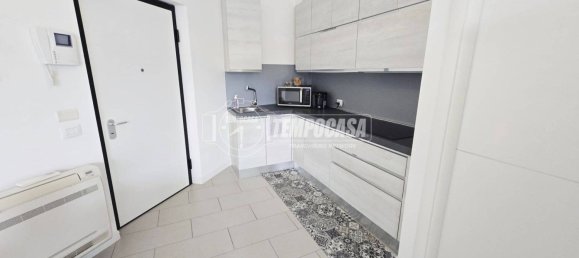 Apartamento de 2 dormitorios en Jesolo, Italy No. 305539 3