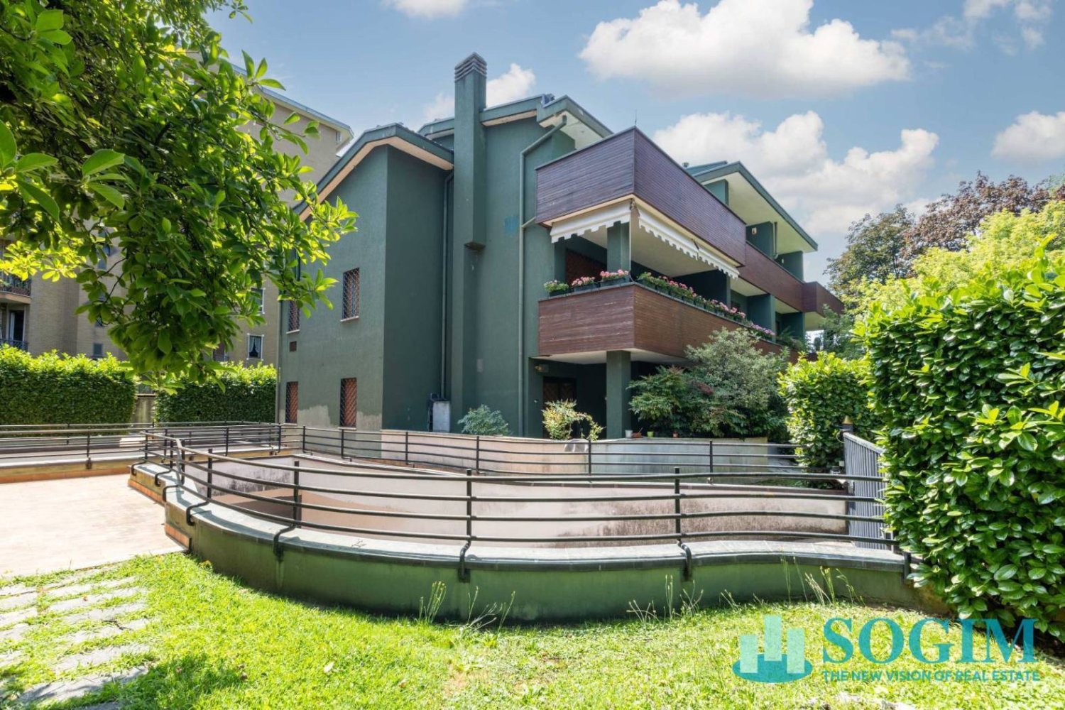 2 bedrooms Apartment in Monza, Italy No. 257487