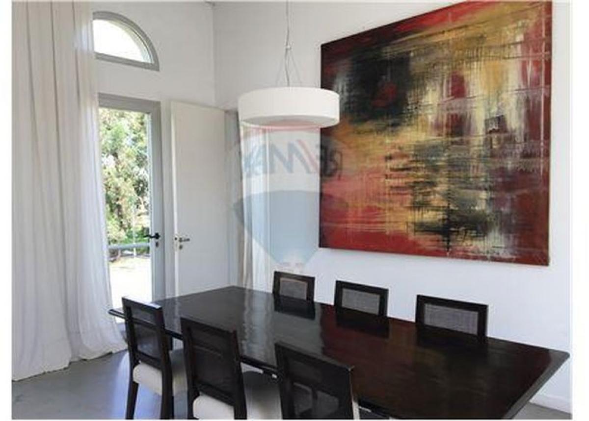 3 bedrooms House in Tigre, Argentina No. 20325