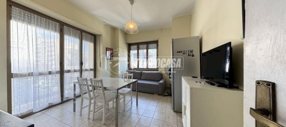 3 rooms Apartment in Turin, Italy No. 266244 3