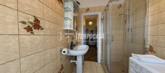 3 rooms Apartment in Turin, Italy No. 266244 8