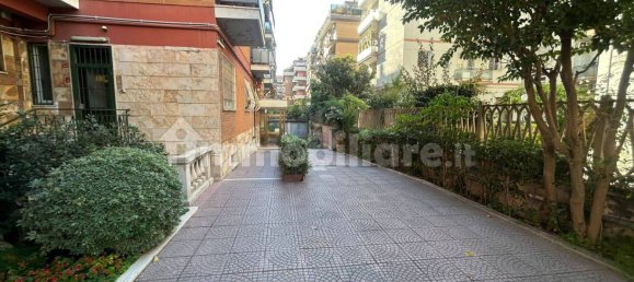 3 bedrooms Apartment in Rome, Italy No. 276384 3