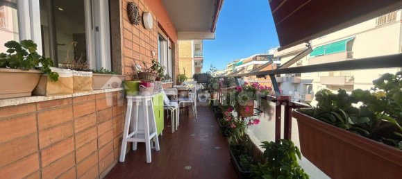 3 bedrooms Apartment in Rome, Italy No. 276384 25